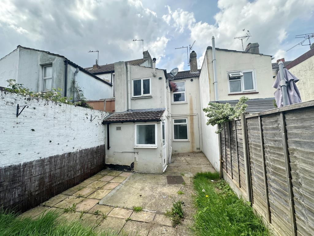 Lot: 115 - MID-TERRACE HOUSE FOR REFURBISHMENT - Rear of property